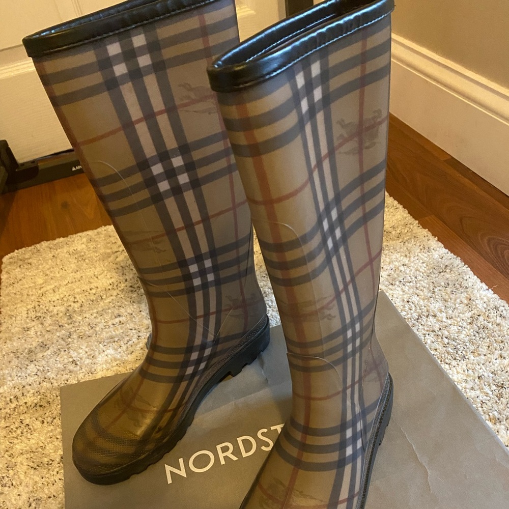 Authentic Burberry of London Rainboots Womens size 9 / EUR 40